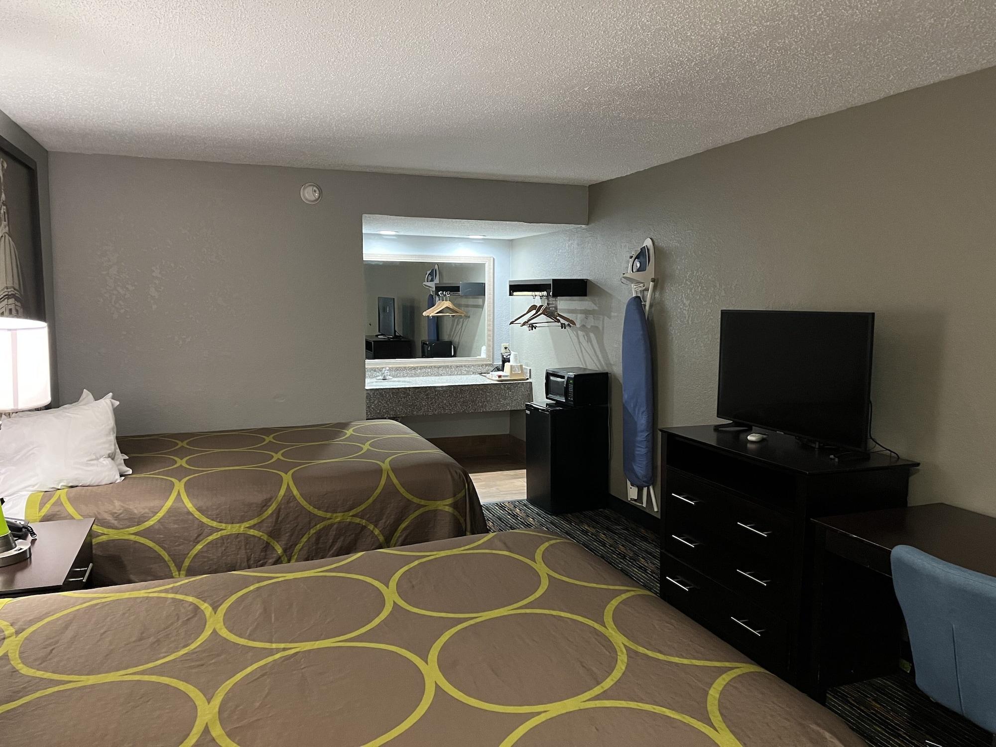 Super 8 By Wyndham Meridian Exterior foto