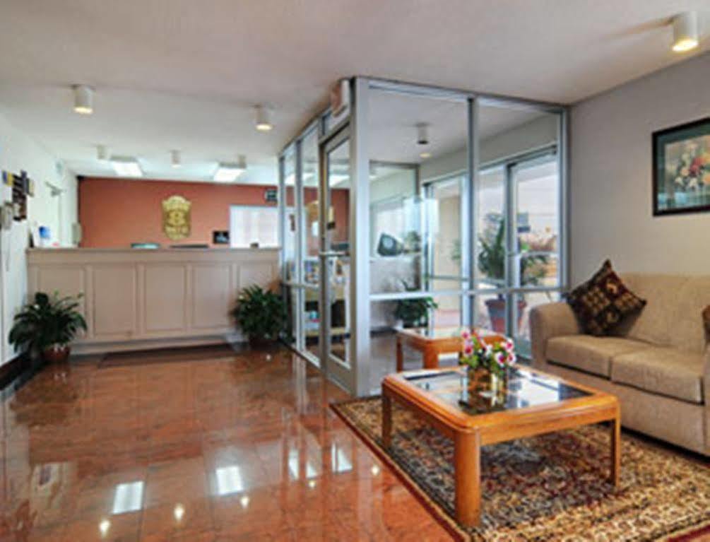 Super 8 By Wyndham Meridian Exterior foto
